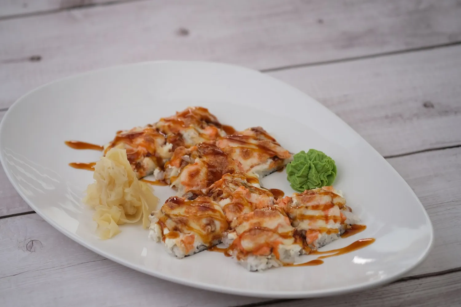 СЭКО - Суши пицца с лососем и угрем